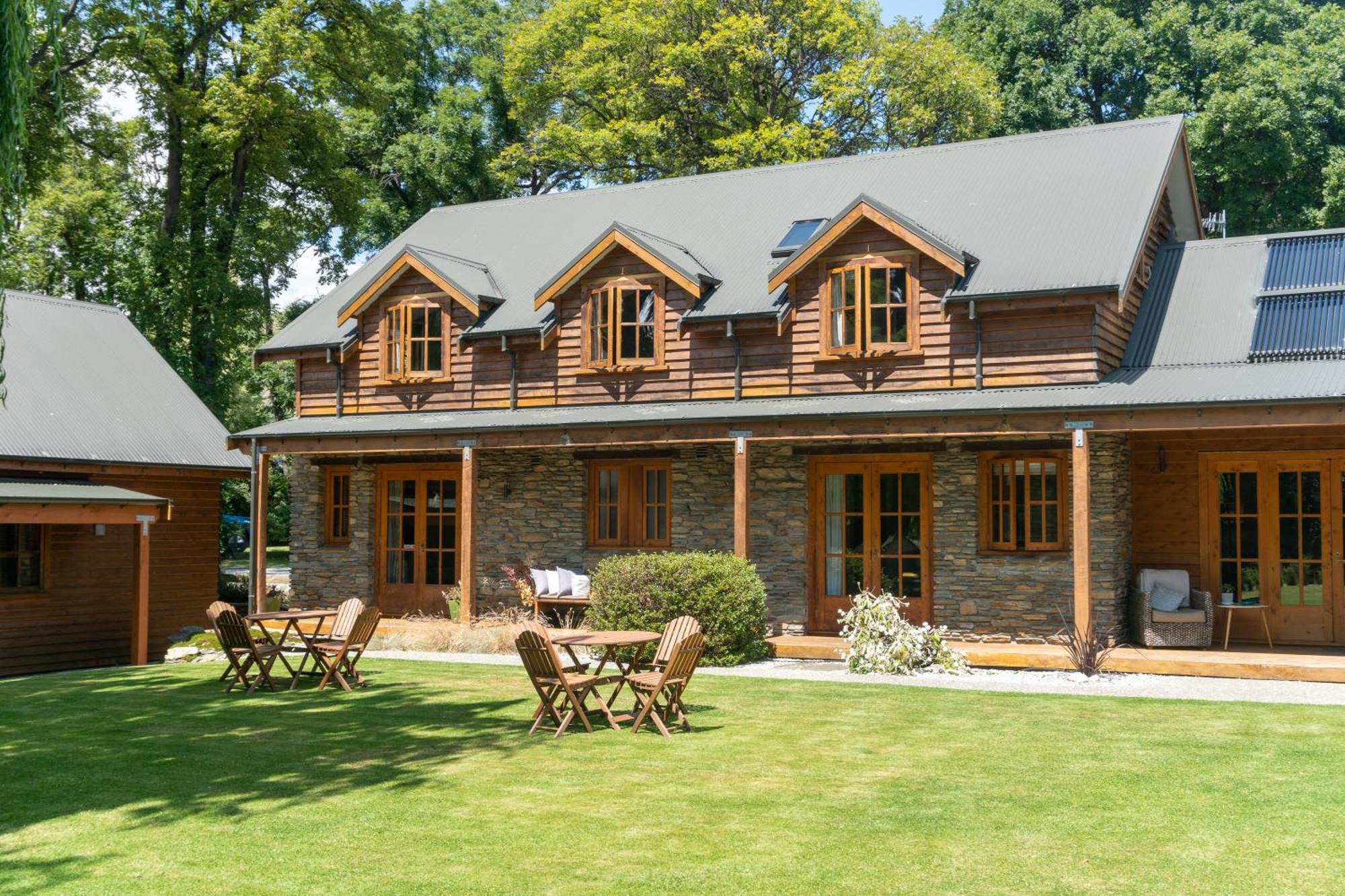 Wanaka Homestead Lodge & Cottages Exterior photo